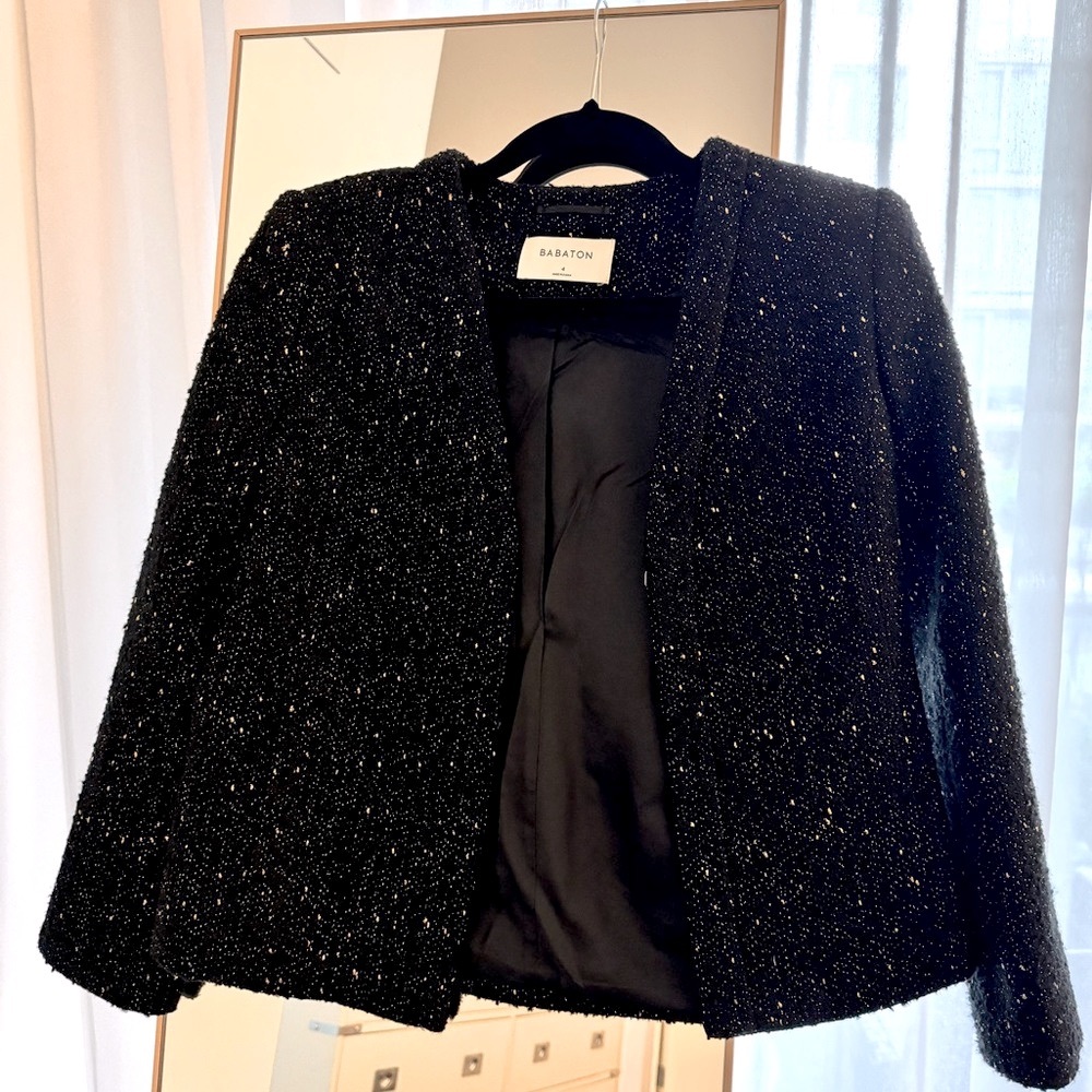 Aritzia short tweed gold and black blazer. Sz 4